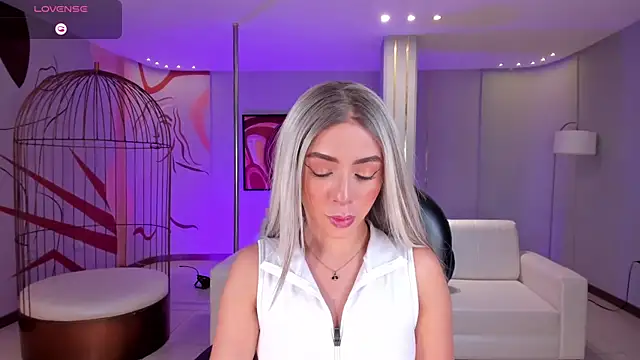 IsabellaMoreau online show from 04-09-26, 07:42