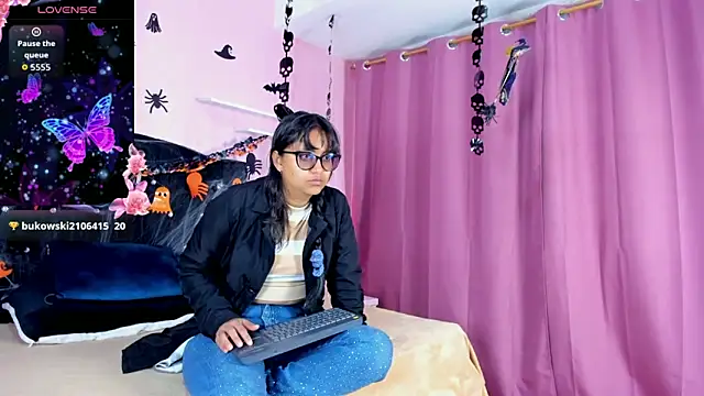 Azul Moon online show from 10-20-25, 03:41