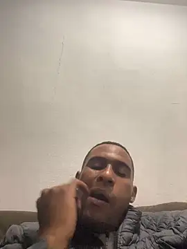 Snapshot of freedmar chatting on 10-18-25, 05:31 freedmar online show from 10-18-25, 05:31