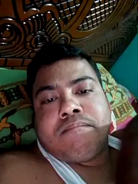 Snapshot of CatchingBouquet chatting on 12-20-25, 03:37 CatchingBouquet online show from 12-20-25, 03:37