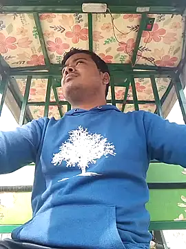 Snapshot of CatchingBouquet chatting on 01-13-26, 06:39 CatchingBouquet online show from 01-13-26, 06:39