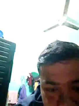 Snapshot of CatchingBouquet chatting on 11-26-25, 01:33 CatchingBouquet online show from 11-26-25, 01:33