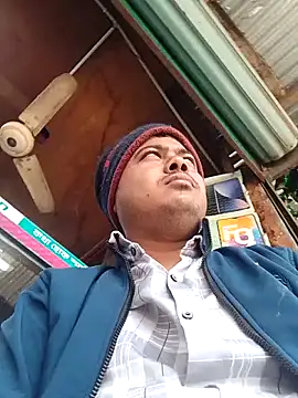 Snapshot of CatchingBouquet chatting on 01-08-26, 05:46 CatchingBouquet online show from 01-08-26, 05:46