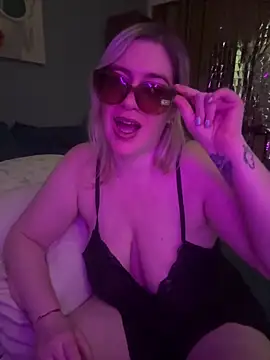 Snapshot of Granlady7 chatting on 02-15-26, 05:19 Granlady7 online show from 02-15-26, 05:19