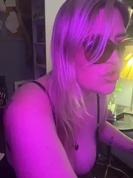 Snapshot of Granlady7 chatting on 12-19-25, 12:36 Granlady7 online show from 12-19-25, 12:36