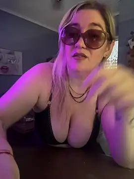 Snapshot of Granlady7 chatting on 02-10-26, 06:51 Granlady7 online show from 02-10-26, 06:51