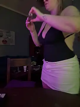 Snapshot of Granlady7 chatting on 02-04-26, 11:44 Granlady7 online show from 02-04-26, 11:44