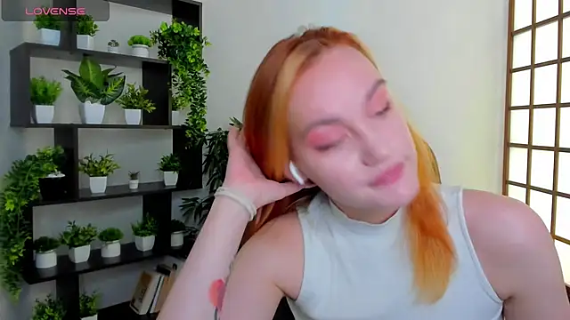 Ida FaneStain online show from 10-18-25, 02:24