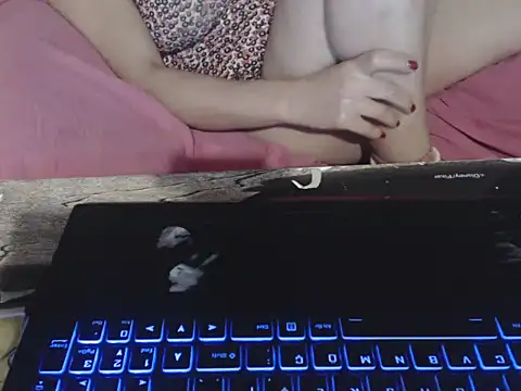 Snapshot of nefesimol chatting on 10-26-25, 11:05 nefesimol online show from 10-26-25, 11:05