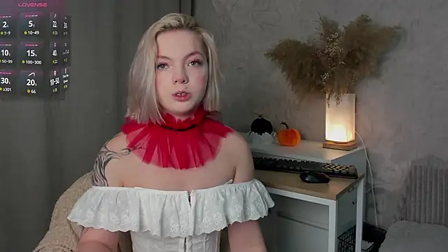 Katrina Carter online show from 10-31-25, 03:25