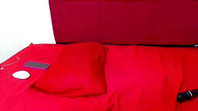 HugeTitisxx online show from 11-15-25, 07:18