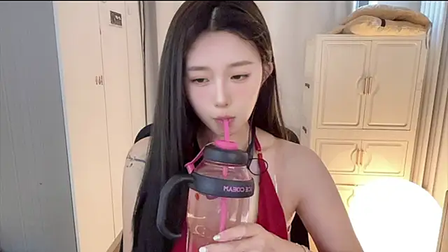 yiyi5588 online show from 07-24-26, 11:56