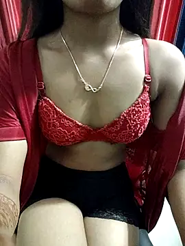 Snapshot of Charming_Glow chatting on 09-18-25, 05:49 Charming Glow online show from 09-18-25, 05:49
