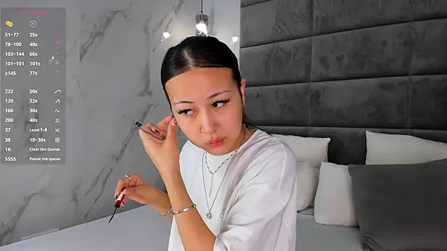 Nelly Kimm online show from 09-14-25, 01:17