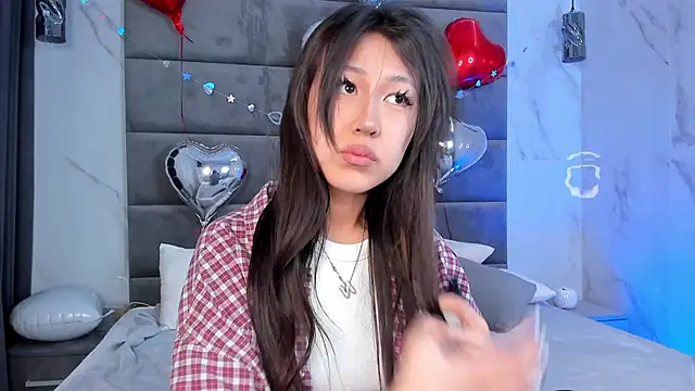 Nelly Kimm online show from 02-27-26, 01:06