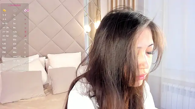 Nelly Kimm online show from 09-30-25, 02:17