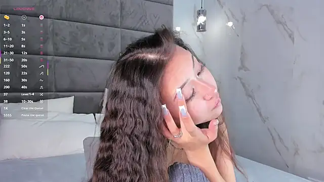 Nelly Kimm online show from 10-07-25, 01:06