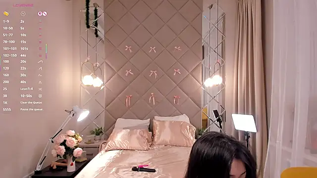 Nelly Kimm online show from 03-16-26, 01:13