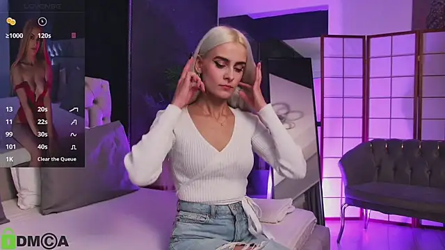 SelenaDaze online show from 10-21-25, 03:17