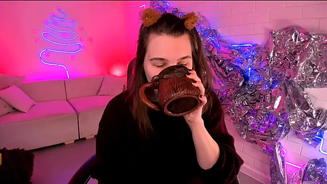 TessaMill online show from 12-23-25, 05:29