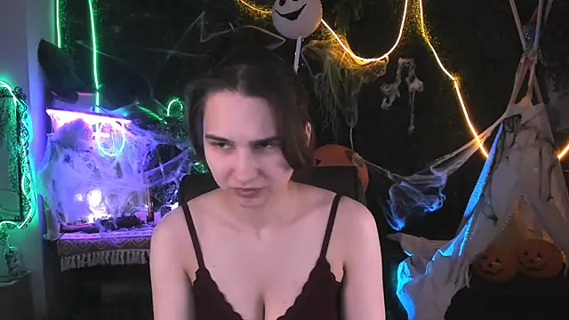 TessaMill online show from 10-27-25, 09:10