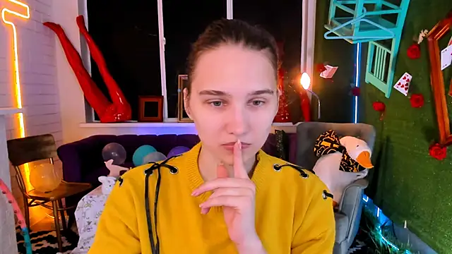 TessaMill online show from 09-20-25, 05:12