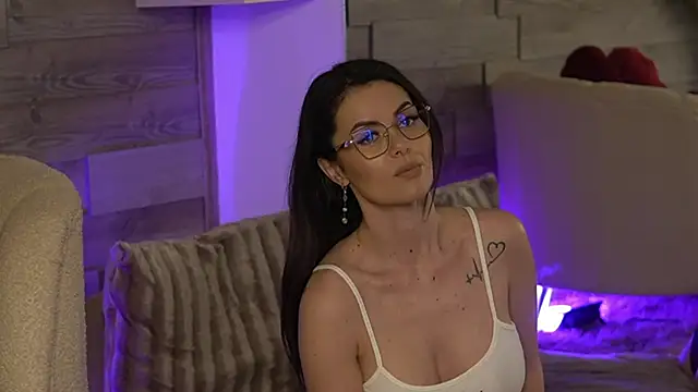 SeductiveMom online show from 03-28-26, 04:24