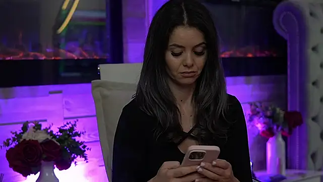 Snapshot of SeductiveMom chatting on 10-24-25, 03:16 SeductiveMom online show from 10-24-25, 03:16