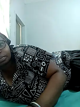 ShySexyBaddiexx online show from 11-12-25, 09:24