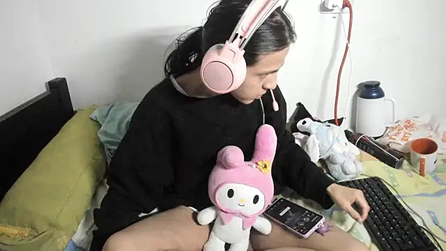 Petite-Goth online show from 11-17-25, 11:20