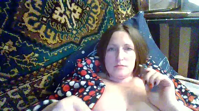 Snapshot of AllaSowinskaya chatting on 10-17-25, 04:09 AllaSowinskaya online show from 10-17-25, 04:09
