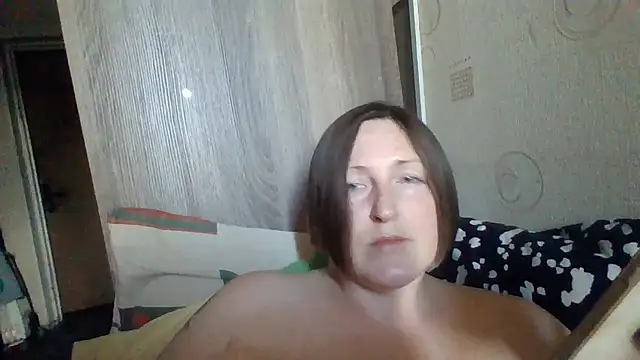 Snapshot of AllaSowinskaya chatting on 07-25-26, 10:11 AllaSowinskaya online show from 07-25-26, 10:11