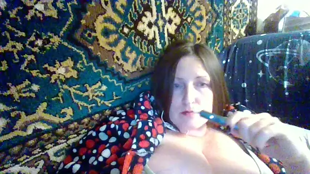 Snapshot of AllaSowinskaya chatting on 10-19-25, 06:32 AllaSowinskaya online show from 10-19-25, 06:32