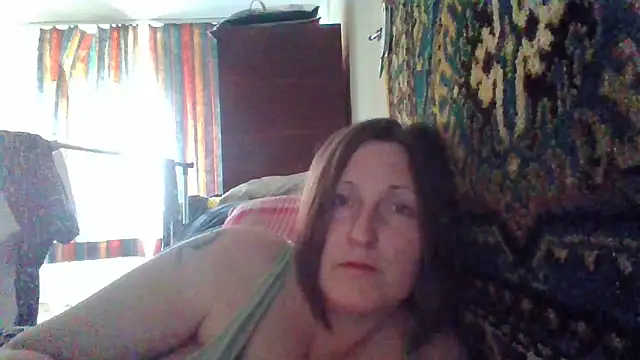 Snapshot of AllaSowinskaya chatting on 05-08-26, 10:08 AllaSowinskaya online show from 05-08-26, 10:08
