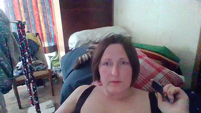Snapshot of AllaSowinskaya chatting on 05-12-26, 11:05 AllaSowinskaya online show from 05-12-26, 11:05