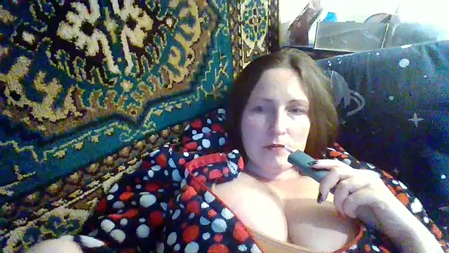 Snapshot of AllaSowinskaya chatting on 10-18-25, 01:02 AllaSowinskaya online show from 10-18-25, 01:02