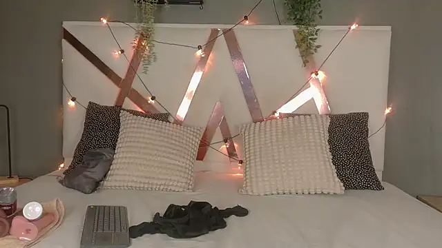 JenaCooper  online show from 04-14-26, 03:00