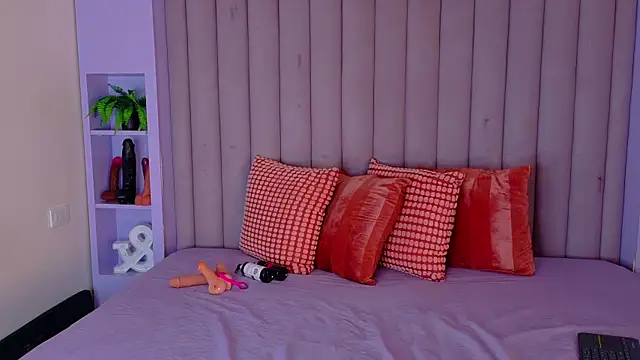 JenaCooper  online show from 04-05-26, 11:50