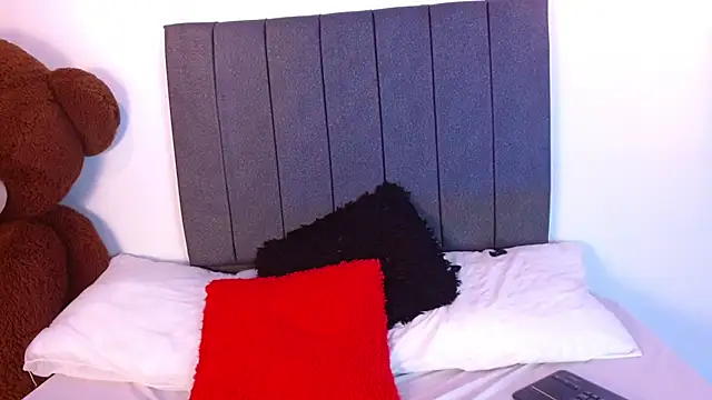 Emadelacroix online show from 11-29-25, 07:03