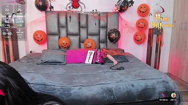 miaroberts69 online show from 10-28-25, 01:39