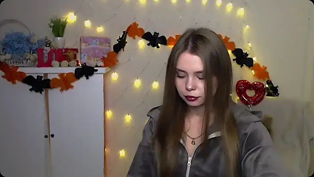 Snapshot of OceanicDawn chatting on 10-09-25, 05:52 OceanicDawn online show from 10-09-25, 05:52