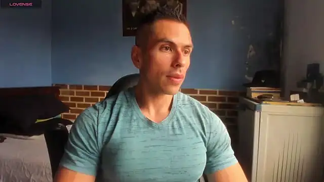 Snapshot of justinkarter chatting on 05-07-26, 05:27 justinkarter online show from 05-07-26, 05:27