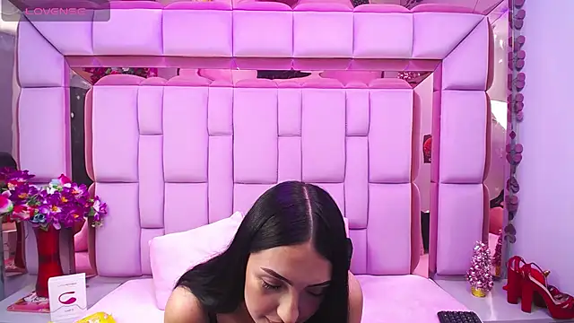 Issabela Mackey  online show from 12-21-25, 04:36