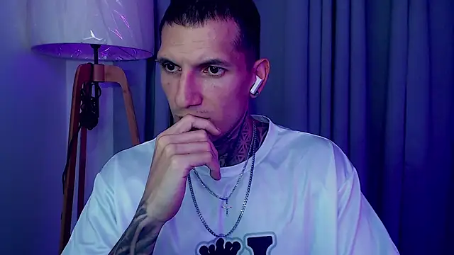 Shane Clay online show from 10-21-25, 01:38