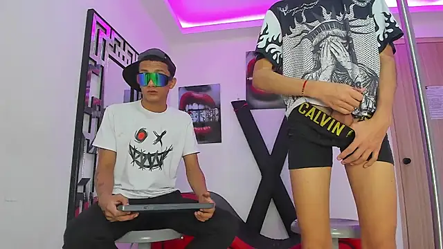 TWINKS FRIENDS online show from 10-10-25, 07:20