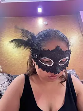 Iampriyaaa15 online show from 07-08-26, 06:36