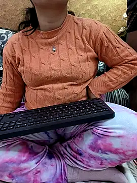 Iampriyaaa15 online show from 01-12-26, 05:58