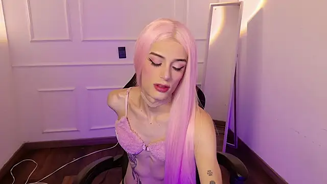 Snapshot of star_storm chatting on 09-18-25, 07:22 star storm online show from 09-18-25, 07:22