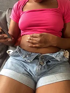 Snapshot of PrettyNina77 chatting on 10-29-25, 12:04 PrettyNina77 online show from 10-29-25, 12:04