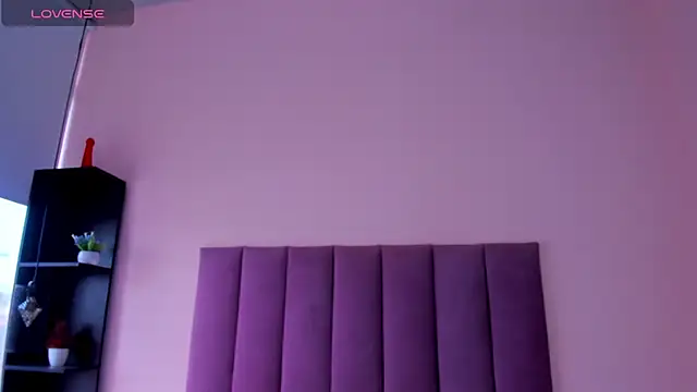 violet myerrs online show from 01-12-26, 01:07